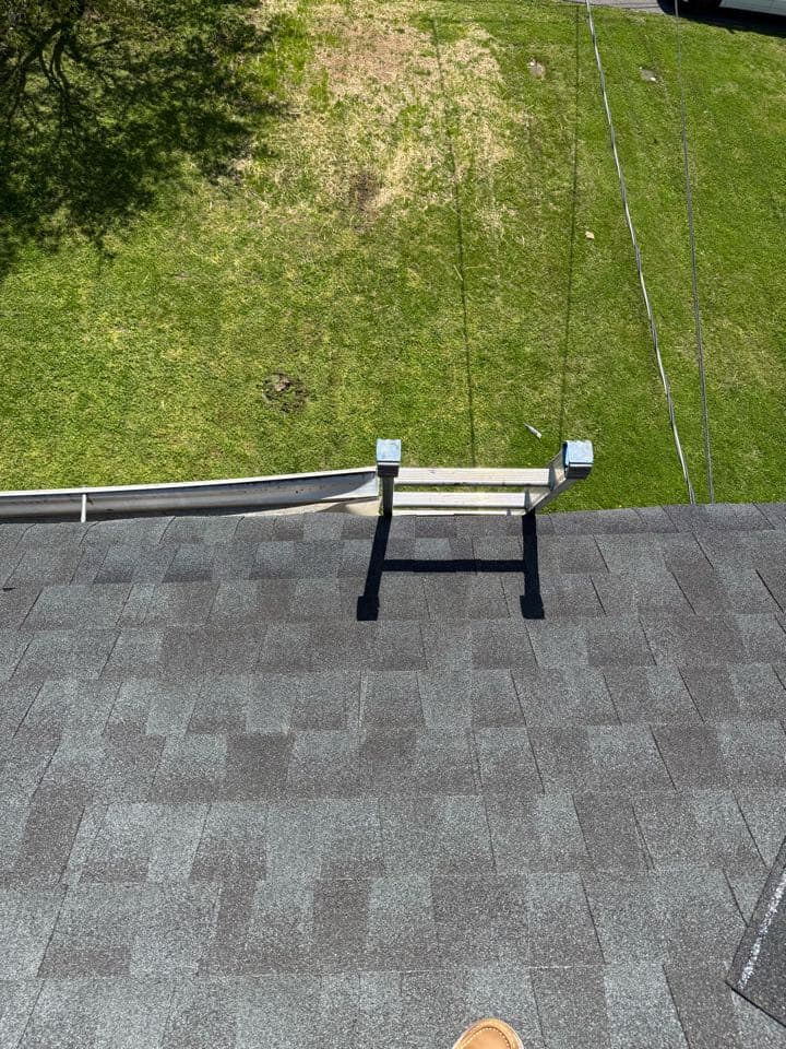 Roof and gutter repair, Nashville