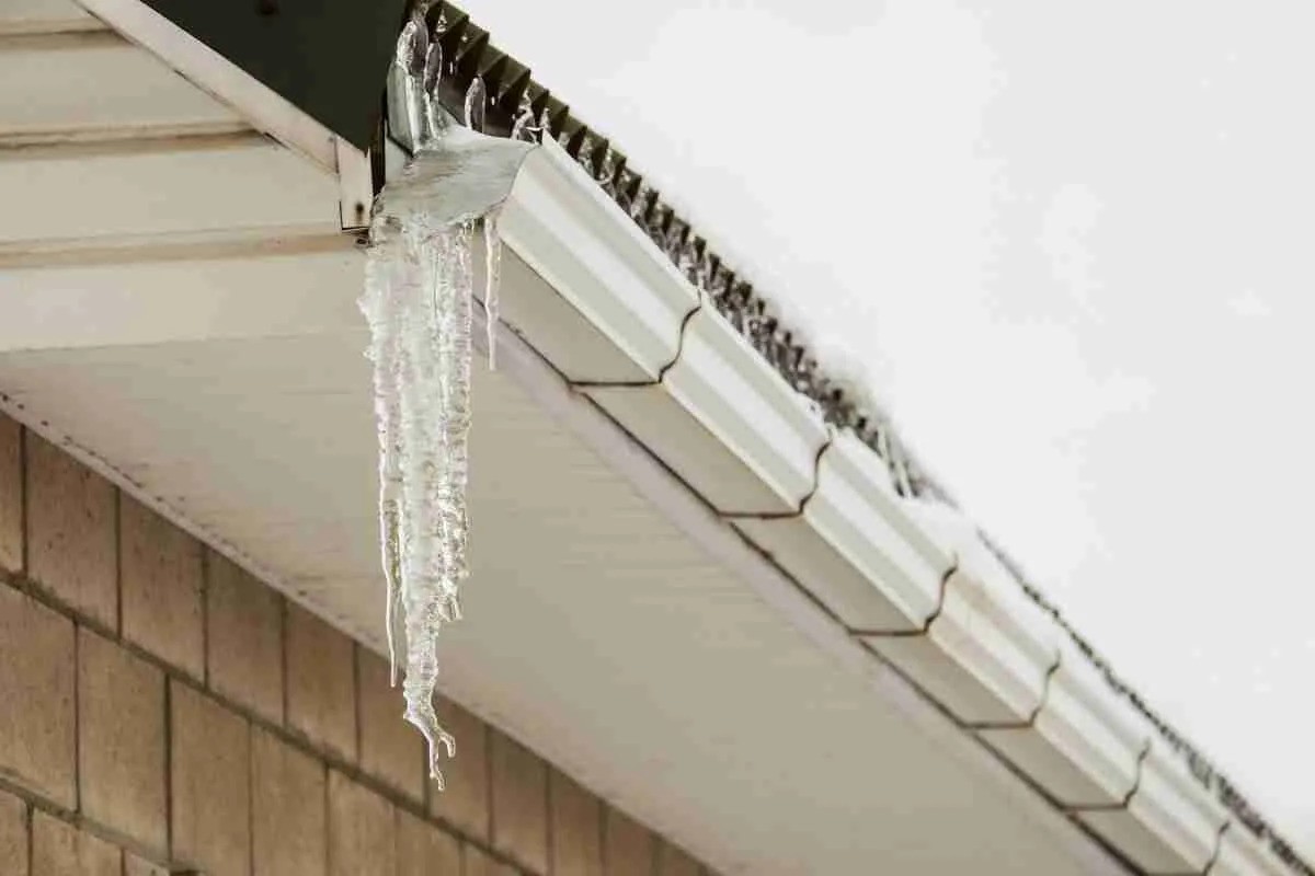 4 Ways Damaged Gutters Can Affect Your Home