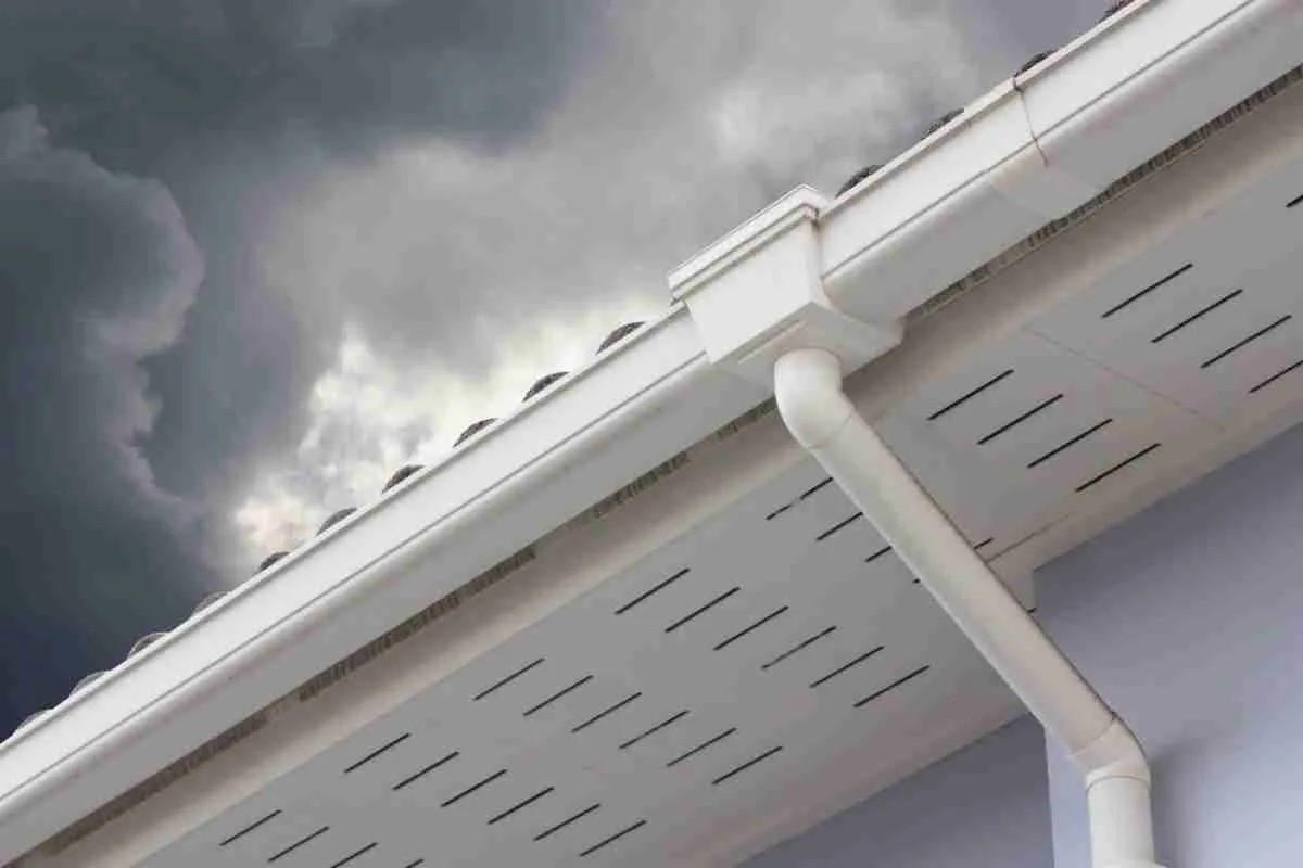 5 Risks of DIY Gutter Installation