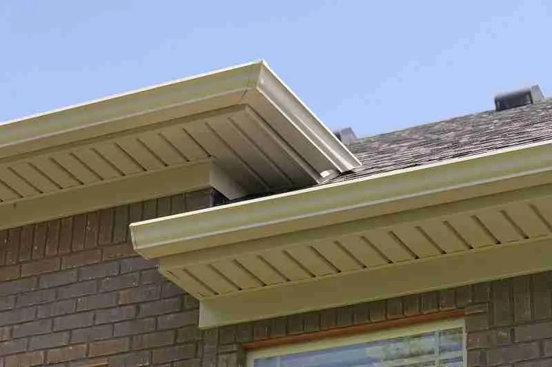 Don’t Ignore a Broken Soffit or Rotting Fascia Board